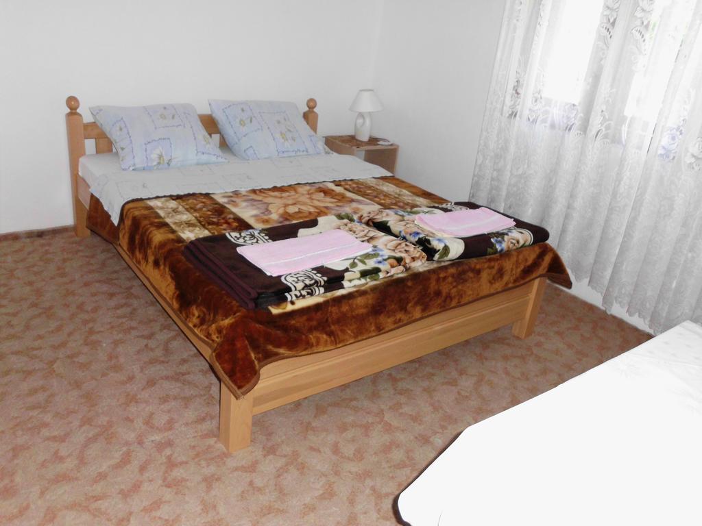 Guest House Krga كورينيتسا الغرفة الصورة