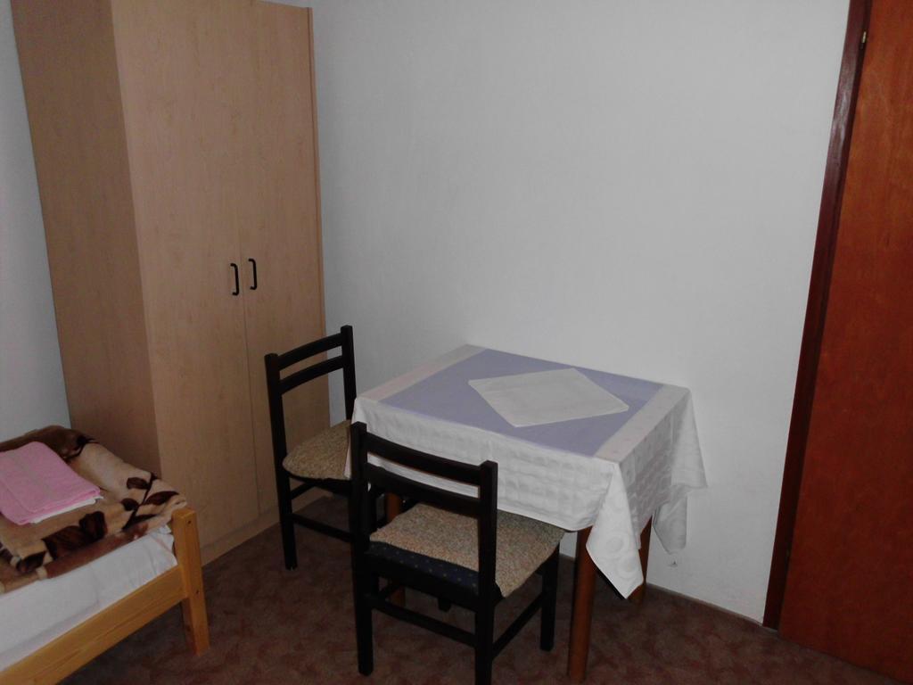 Guest House Krga كورينيتسا الغرفة الصورة